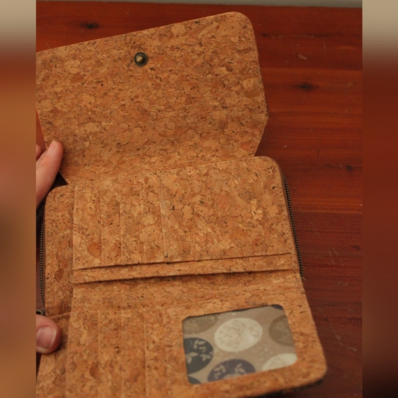Cork Wallet - Picture 4 of 6